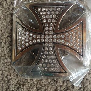 Cross belt buckle